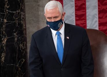 "Todo el peso de la ley contra manifestantes que irrumpieron en el Capitolio", advierte Pence