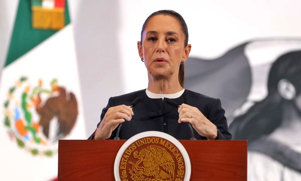 Luego que el presidente de Estados Unidos, Donald Trump, firmó órdenes ejecutivas para relajar parte de sus aranceles de 25 % sobre automóviles y autopartes, Sheinbaum Pardo dijo que da una ventaja competitiva adicional por lo que es benéfico para el país. Foto: Gabriel Pano/EL UNIVERSAL