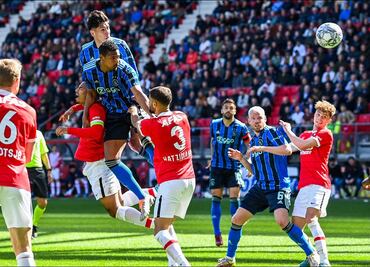 Edson Álvarez anota y acerca al Ajax al título de la Eredivisie