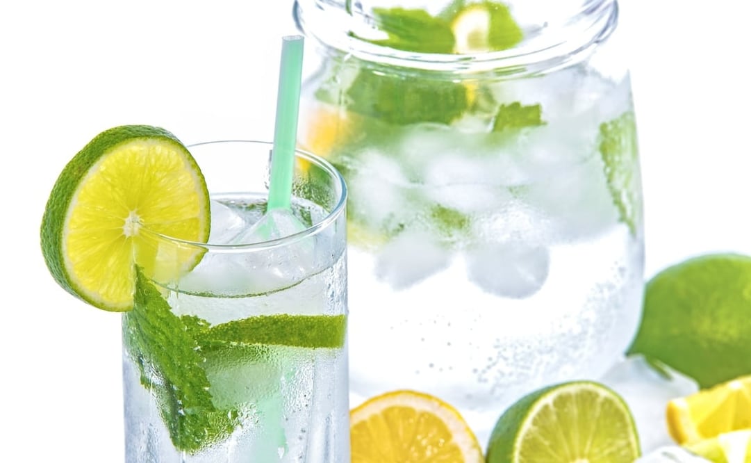 Existen varias preparaciones hechas con limón que pueden ayudar a depurar tu organismo. Foto: Pixabay