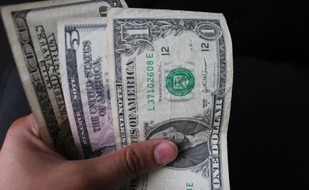 Dólar abre con alza de 23 centavos a 24.35 pesos, tras colapso del petróleo