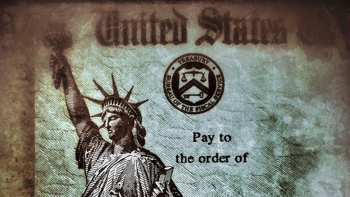 El Departamento del Tesoro de EU no comprobó los registros de fallecimientos antes de enviar los cheques de estímulo. Foto: Getty Images