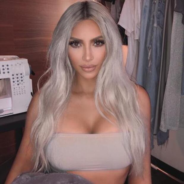Paris Hilton revela por qué copió el look de Kim Kardashian