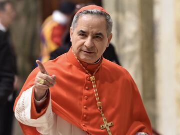 Pelea en Vaticano: Cardenal destituido por Francisco exige participar en Cónclave; fue condenado a prisión por irregularidades financieras