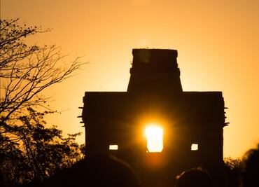 Darán sanción administrativa a "Lady Kukulcán", mujer que subió a pirámide de Chichén Itzá