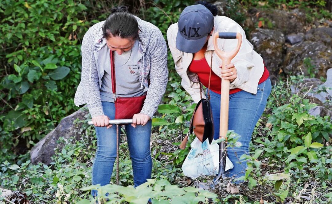 Mothers and wives travel all over the country in search of graves, in hopes of finding their loved ones – Photo: File Photo /EL UNIVERSAL