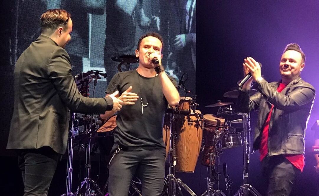 Río Roma fue invitado por Fonseca para cantar en su concierto. (Foto: Twitter @TMetropolitanMx)