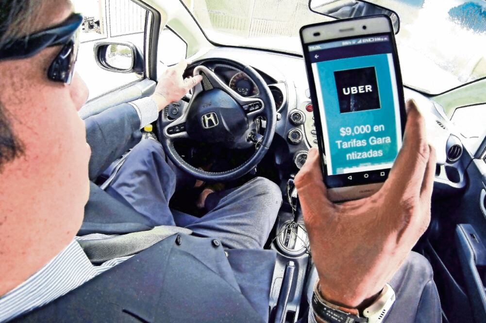 El gobierno local posee una regulación para empresas que ofrecen transporte privado mediante aplicaciones móviles (ARCHIVO EL UNIVERSAL)