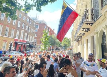 FOTOS Y VIDEOS: Venezolanos votan desde distintas partes del mundo en medio de algarabía y tensión
