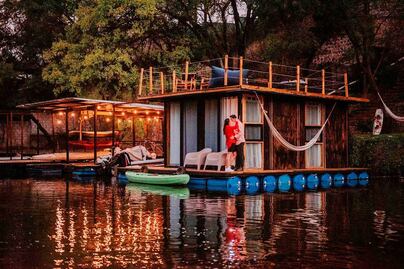 Conoce estas cabañas flotantes a 2 horas de CDMX