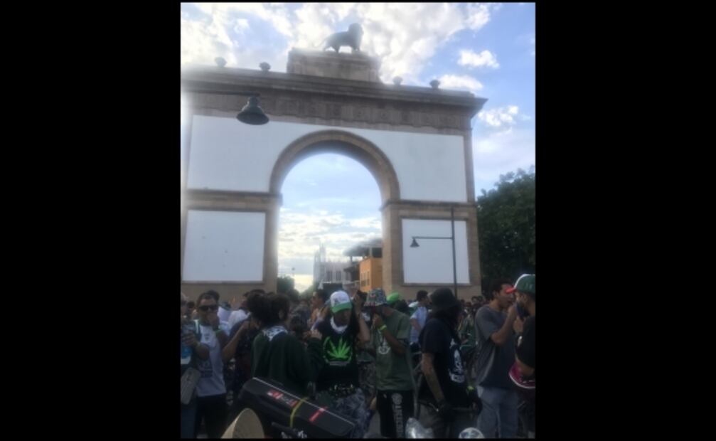 Más de 2 mil personas protestan a favor de la legalización de la marihuana en León