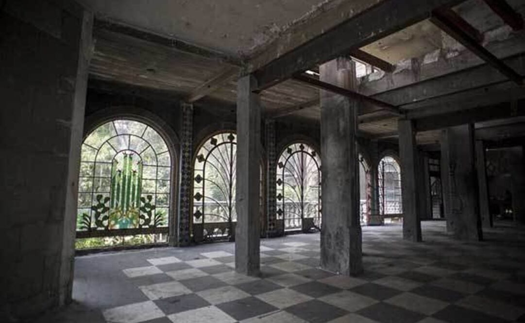 La Posada del Sol es un hotel embrujado que, desde que observas su descuidada fachada, ya impone asombro y misterio. Foto: Google Maps