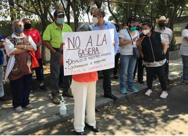 Habitantes de Naucalpan realizan clausura simbólica de gasera