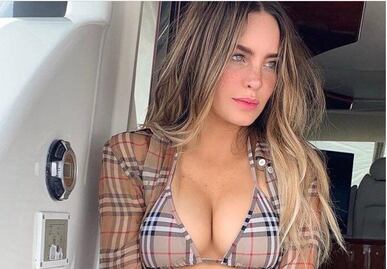 Belinda deslumbra con bikini de Burberry