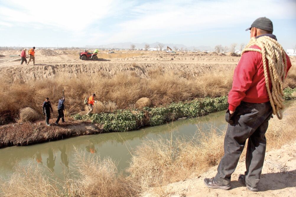 Un equipo especializado en rescate e investigación, proveniente de Estados Unidos, arribó este viernes para apoyar en la búsqueda del menor, de origen estadounidense. Se trata de seis personas y dos elementos caninos. (CUARTOSCURO)