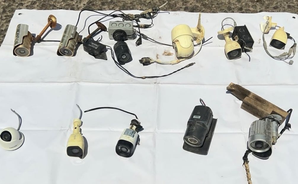 Retiran cámaras ilegales en Mulegé, BCS; buscan frenar el monitoreo de corporaciones de seguridad.
Foto: Especial.