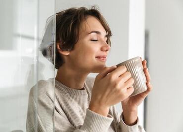 Harvard confirma los beneficios para la salud al beber té diariamente; se convertirá en tu bebida favorita