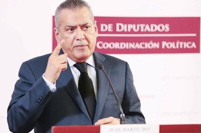 Beltrones ratifica a sus coordinadores parlamentarios