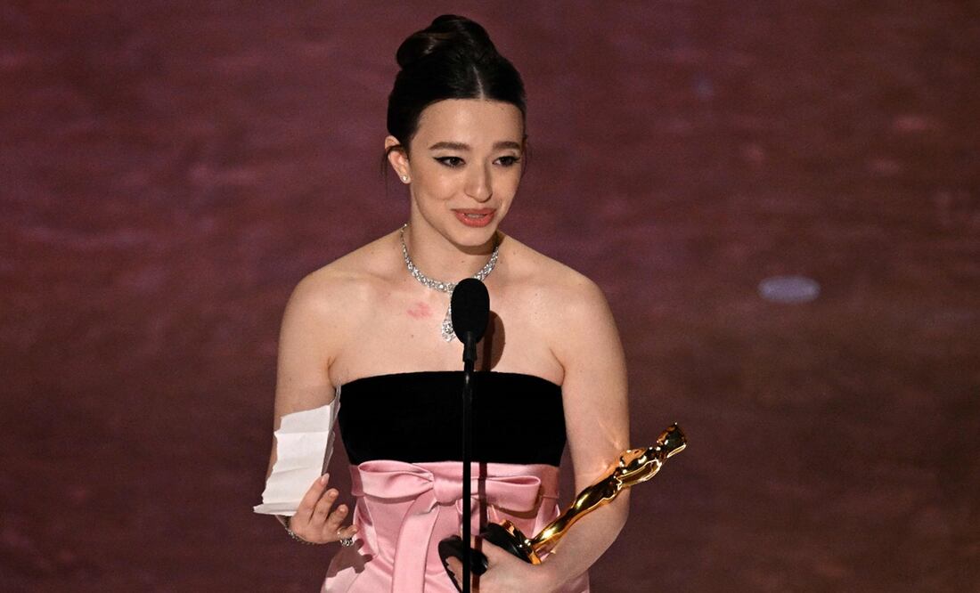 Mikey Madison, ganadora del premio Oscar, como Mejor actriz por "Anora".
Foto: AFP / Patrick T. Fallon