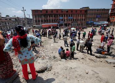 Sacude a Nepal nuevo sismo de 7.4 grados