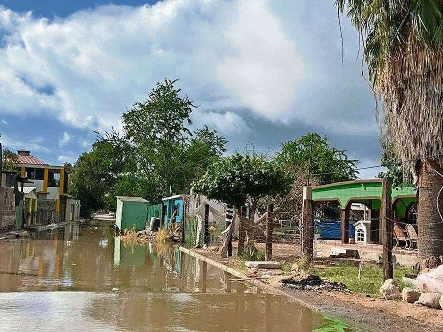 Norma provocó que la marea subiera hasta 25 centímetros en zonas bajas de la colonia Bella Vista, en Empalme, Sonora. Foto: Especial