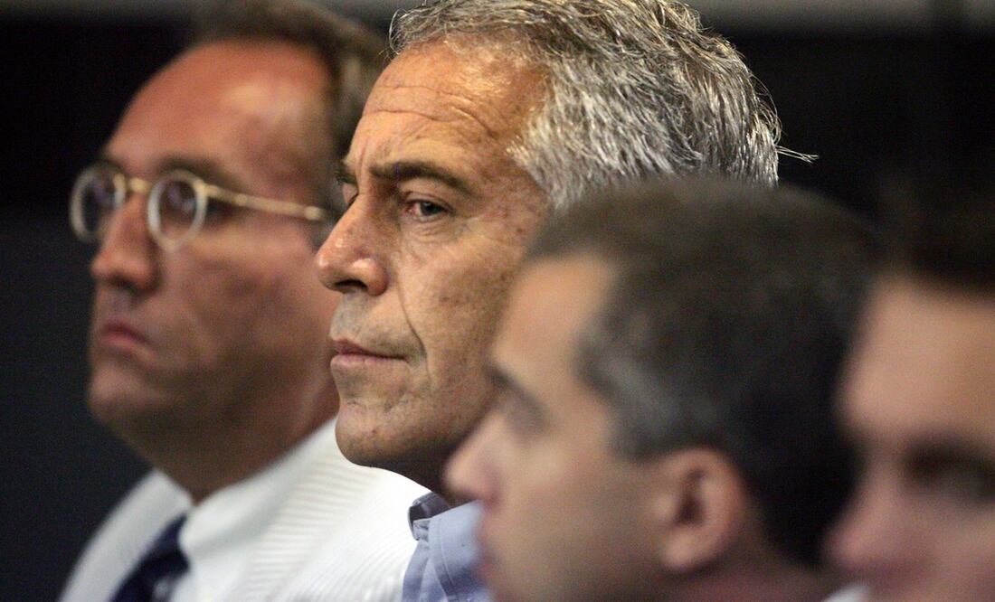 Epstein, este fue arrestado en 2019 en Nueva York por cargos federales de tráfico sexual. Foto: AP