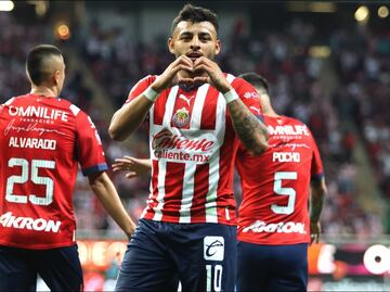 Chivas golea en casa al Mazatlán para enmarcar una temporada histórica