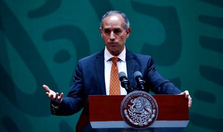 Ante déficit de especialistas en el país se contratarán a médicos cubanos: López-Gatell