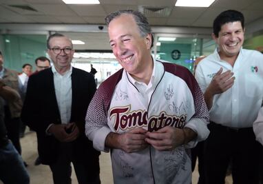 Se enfunda Meade en jersey de ‘Los Tomateros’