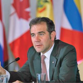 INE va por crear voto electrónico para extranjeros