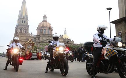 Olvidan restricciones del Covid-19 y asisten más de 5 mil a romería en Jalisco