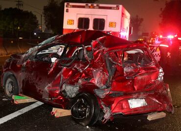 Beetle a exceso de velocidad choca y deja dos muertos en la México-Querétaro