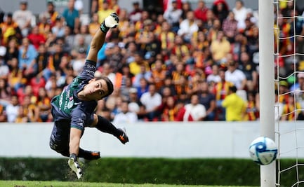 Leones Negros de la U de G respaldan el “Eeeh put...”