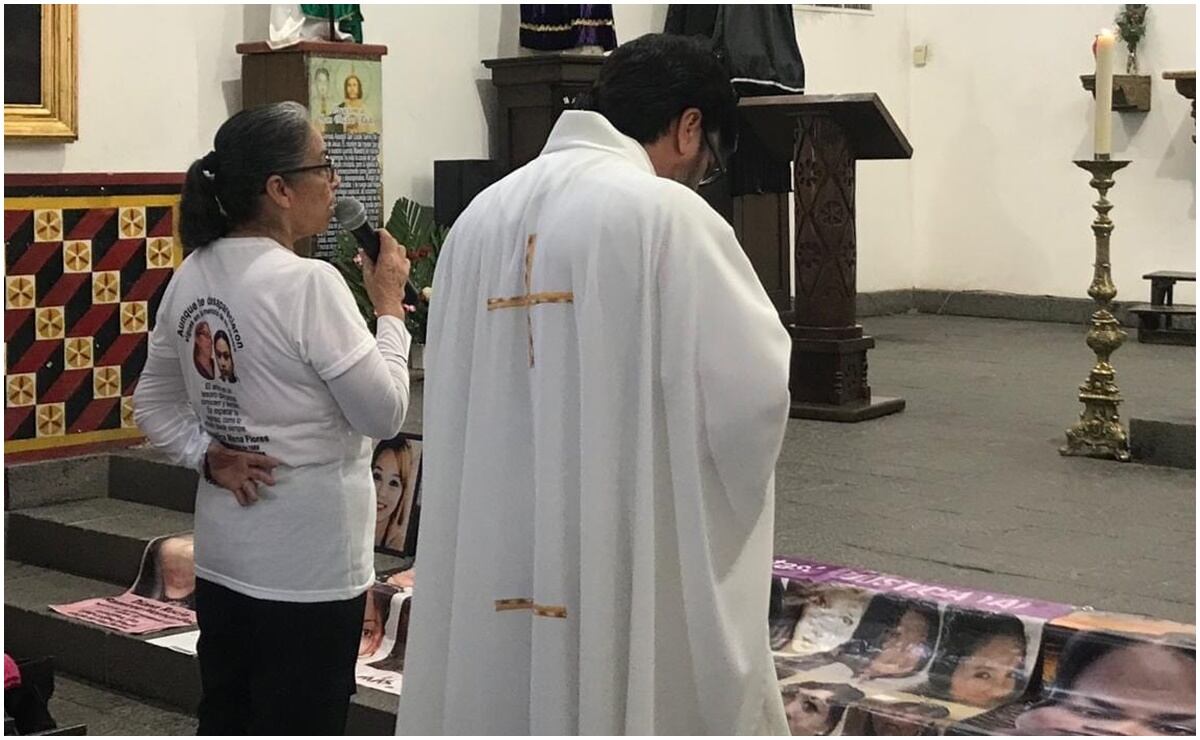 Durante la misa se leyeron en voz alta los nombres de mujeres y hombres que están desaparecidos en Ciudad Juárez. Foto: Red mesa de mujeres de Ciudad Juárez