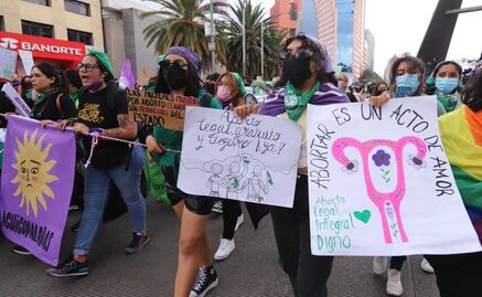 Marcha 28S: con pañoletas, glitter y humo verde, así se vivió la marcha en CDMX por la legalización del aborto