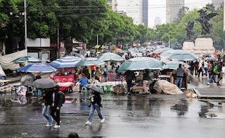Ambulantes aprovechan la protesta para vender alrededor de la Alameda