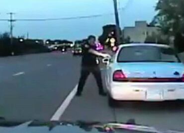Publican video en el que policía mata al afroamericano Philando Castile