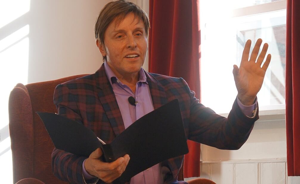 Mario Iván Martínez cerró temporada de su obra  “El diario de un loco