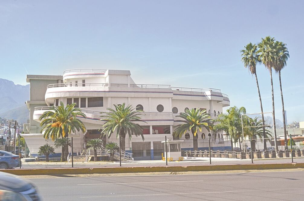El famoso restaurante el Barco Regiomontano se hundió el pasado mes de septiembre, después de 30 años de servicio. Foto: Especial
