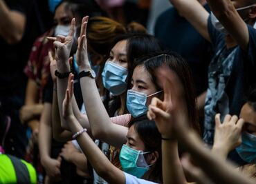 Miles protestan en Hong Kong tras entrada en vigor de polémica ley de China