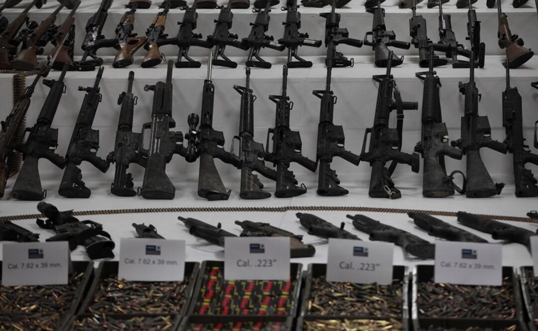 For at least a decade, cartels have bought weapons from the U.S. - Photo: Jorge Dan López/REUTERS