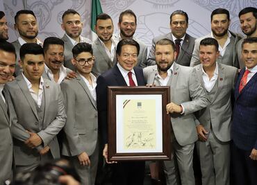 Diputados reconocen a la banda El Recodo y buscan que toque gratis