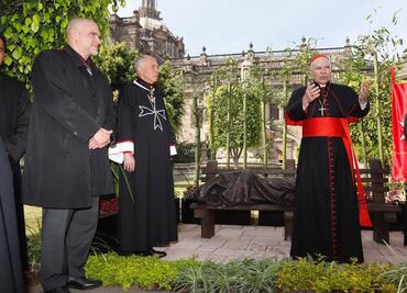 Cardenal inaugura réplica de la estatua “Jesús Sin Hogar” en la Catedral