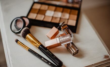 5 productos de maquillaje perfectos para mujeres de 40