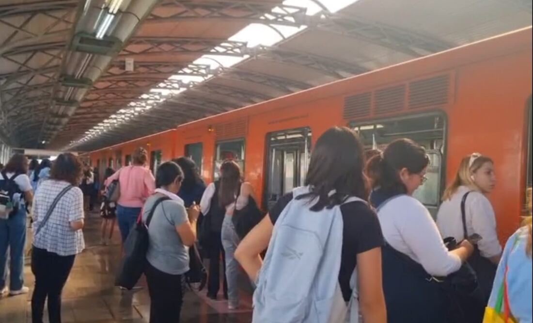 Desalojan trenes en Línea B del Metro; suspenden servicio hacia Ciudad Azteca. (Foto: captura de pantalla)