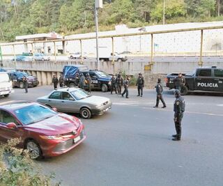 Tras fuga de tres reos vigilan salidas de la CDMX