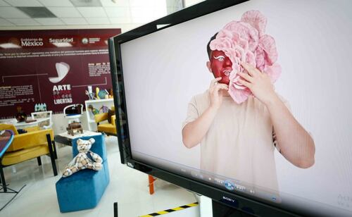 Los productos de “Arte por la Libertad” abarcan distintas técnicas: herrería, cerámica, textiles, óleo, piñatería, carpintería, textiles, moldeado de jabón. Foto: Diego Simón Sánchez/ EL UNIVERSAL