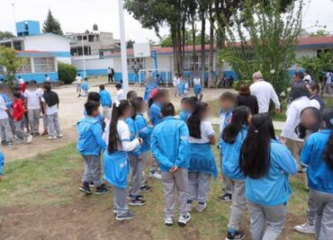 Tlaxcala ajusta horarios escolares por temporada invernal; rachas de viento derriban árboles y dañan infraestructura eléctrica