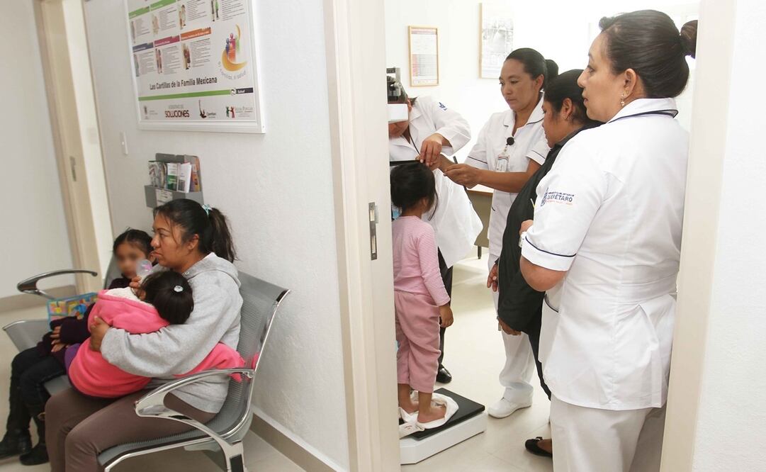 El Programa Seguro Médico Siglo XXI ofrece cobertura total a niñas y niños menores de 5 años. Foto: Archivo / EL UNIVERSAL