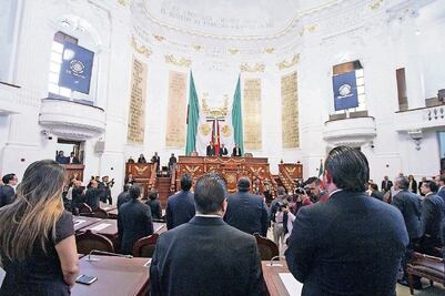 PVEM propone a MAM autonombrarse constituyente